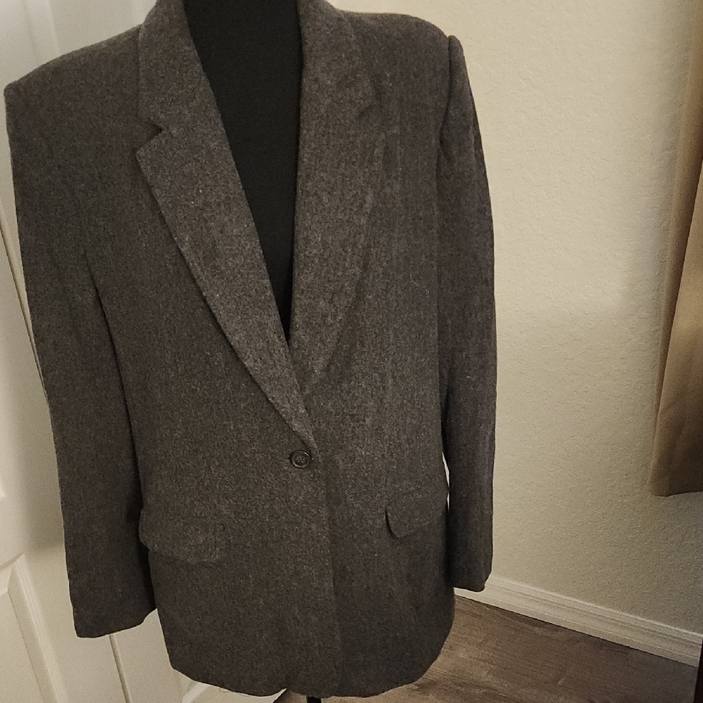 White Stag Gray Blazer with Notched Lapel - Picture 5 of 6